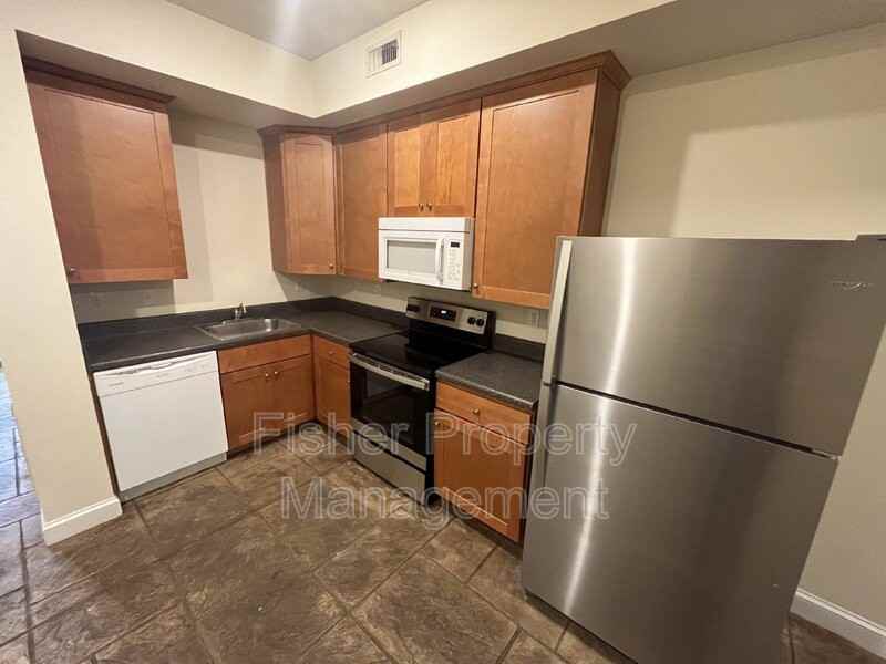 608 Albemarle St - Photo 6 of 19