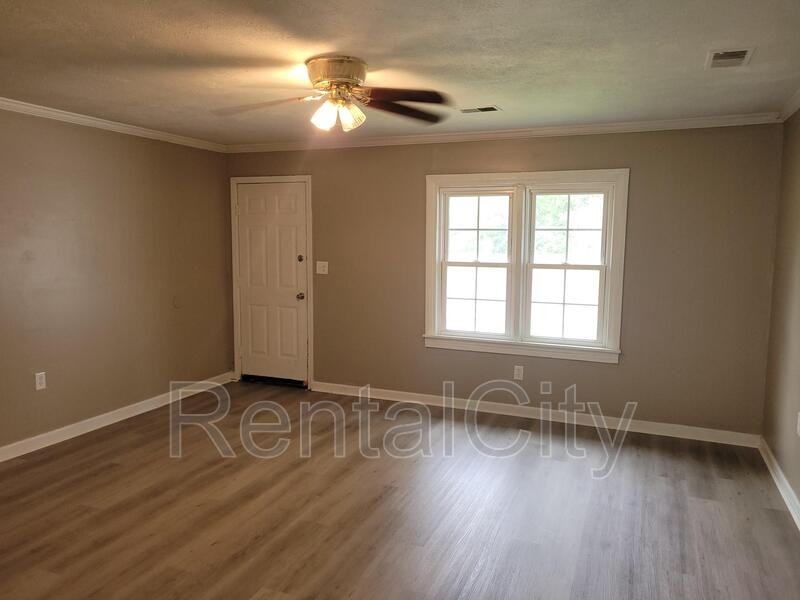 1611 Browning St - Photo 2 of 8