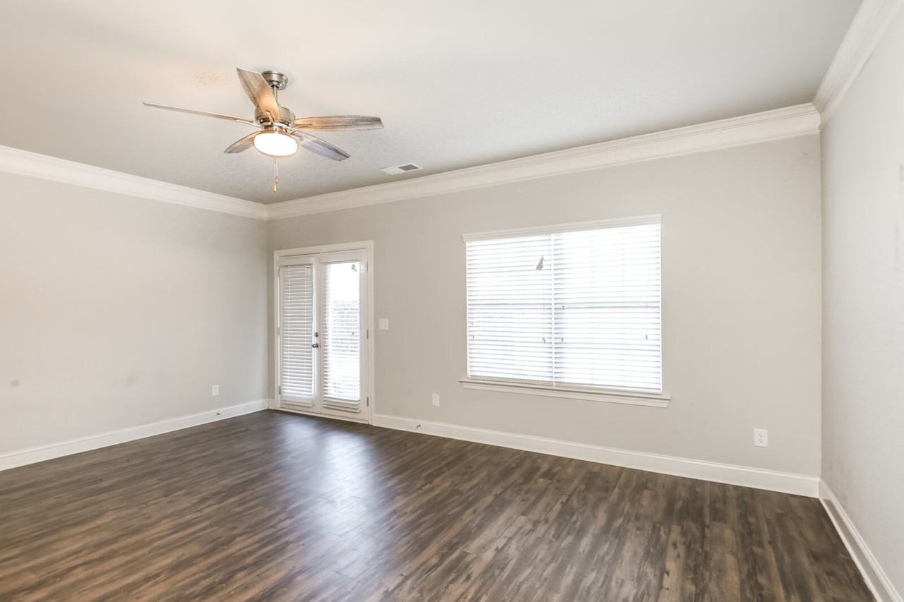 2882 Saratoga Lake Vw #E12 - Photo 2 of 3