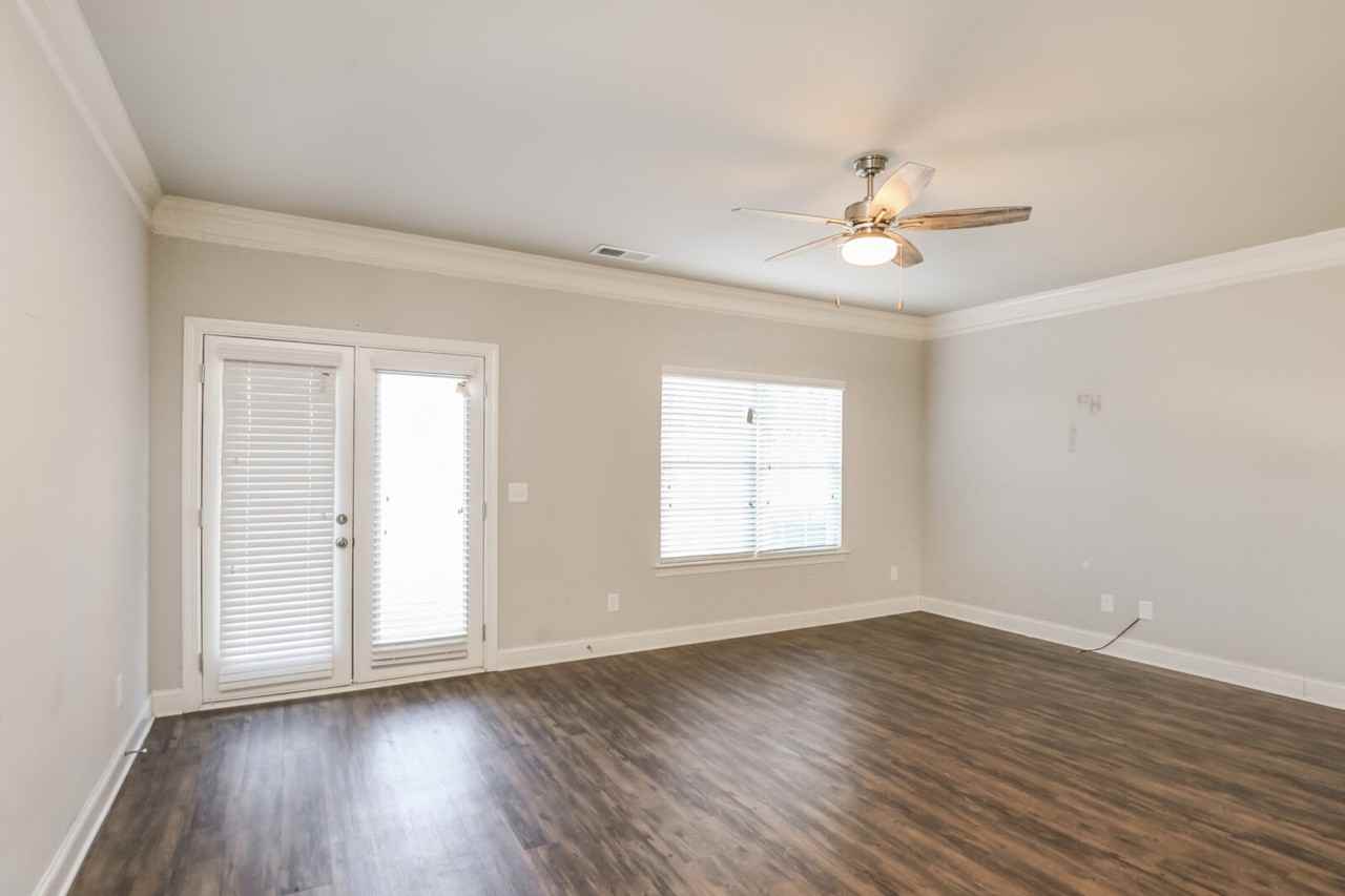 2882 Saratoga Lake Vw #E12 - Photo 3 of 3