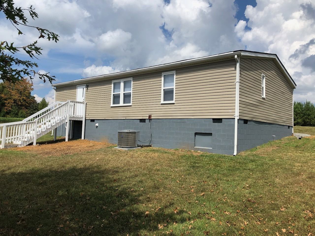 978 Forest Rd - Photo 2 of 16