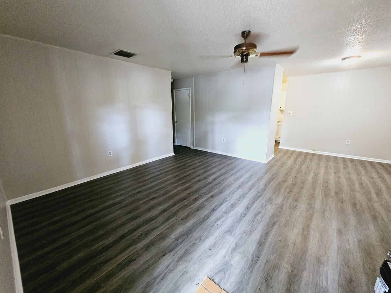 None 3323 - Photo 2 of 18