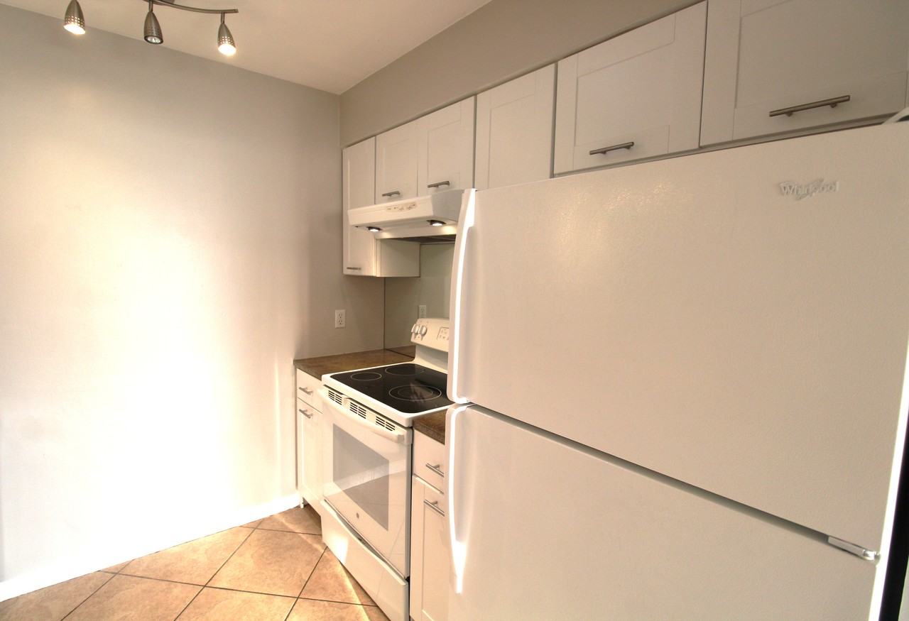 7266 Manatee St - Photo 3 of 16