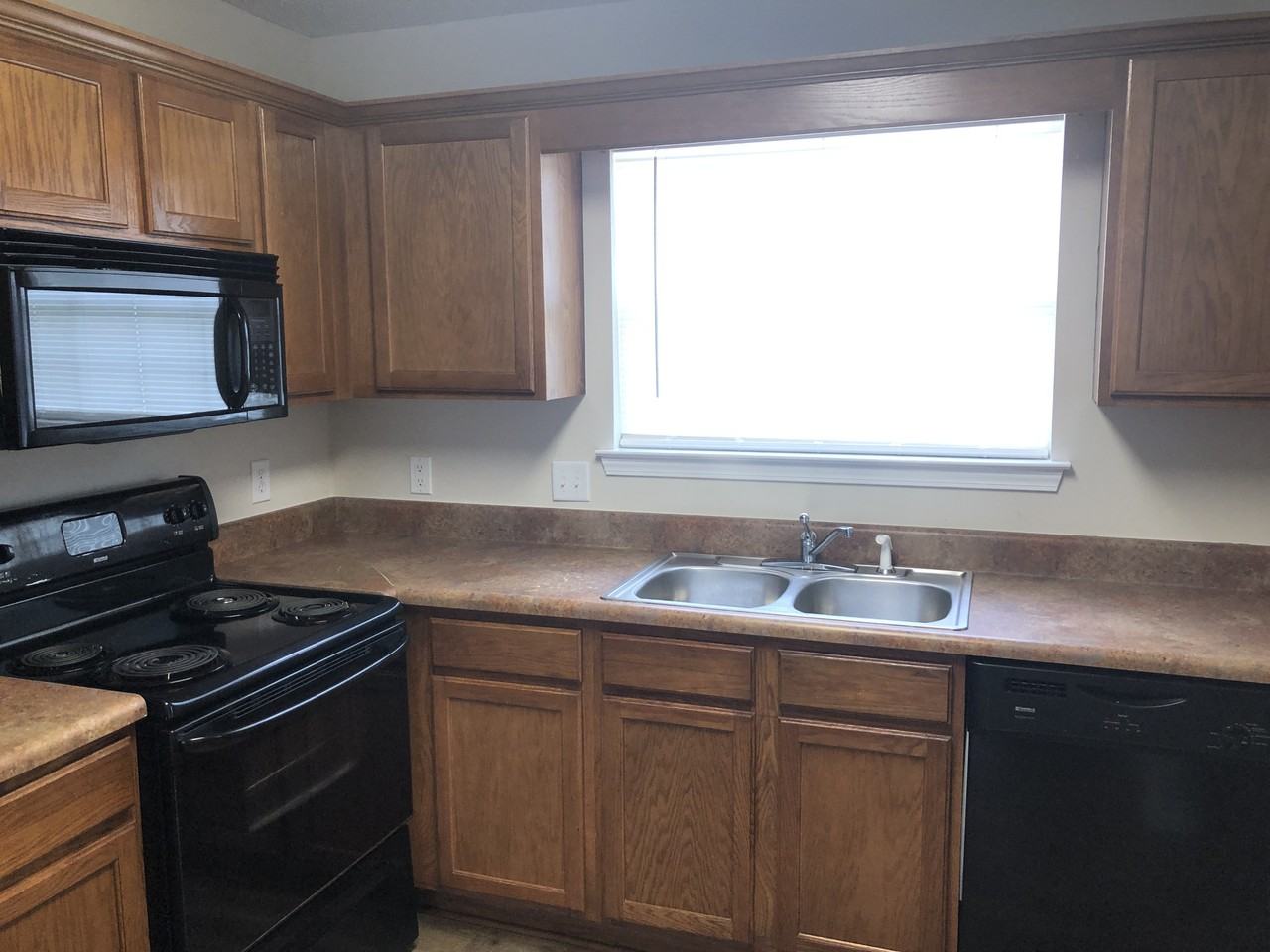 8883 Winter Ct - Photo 2 of 16