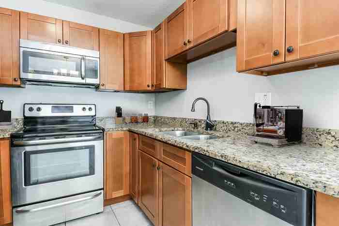 234 Greens End St - Photo 3 of 23