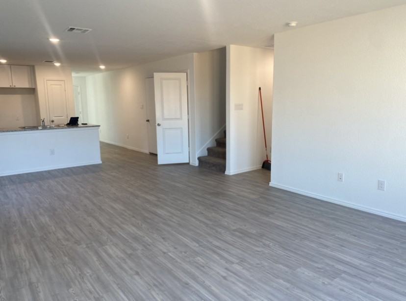 Hernando Ct - Photo 3 of 3