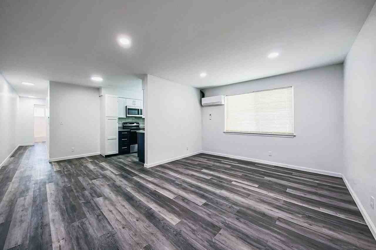 3901 N Averill Ave #402 - Photo 7 of 8