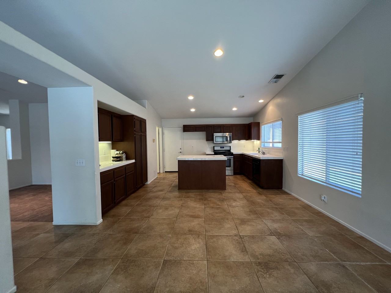 83883 Carolina Ct - Photo 4 of 7