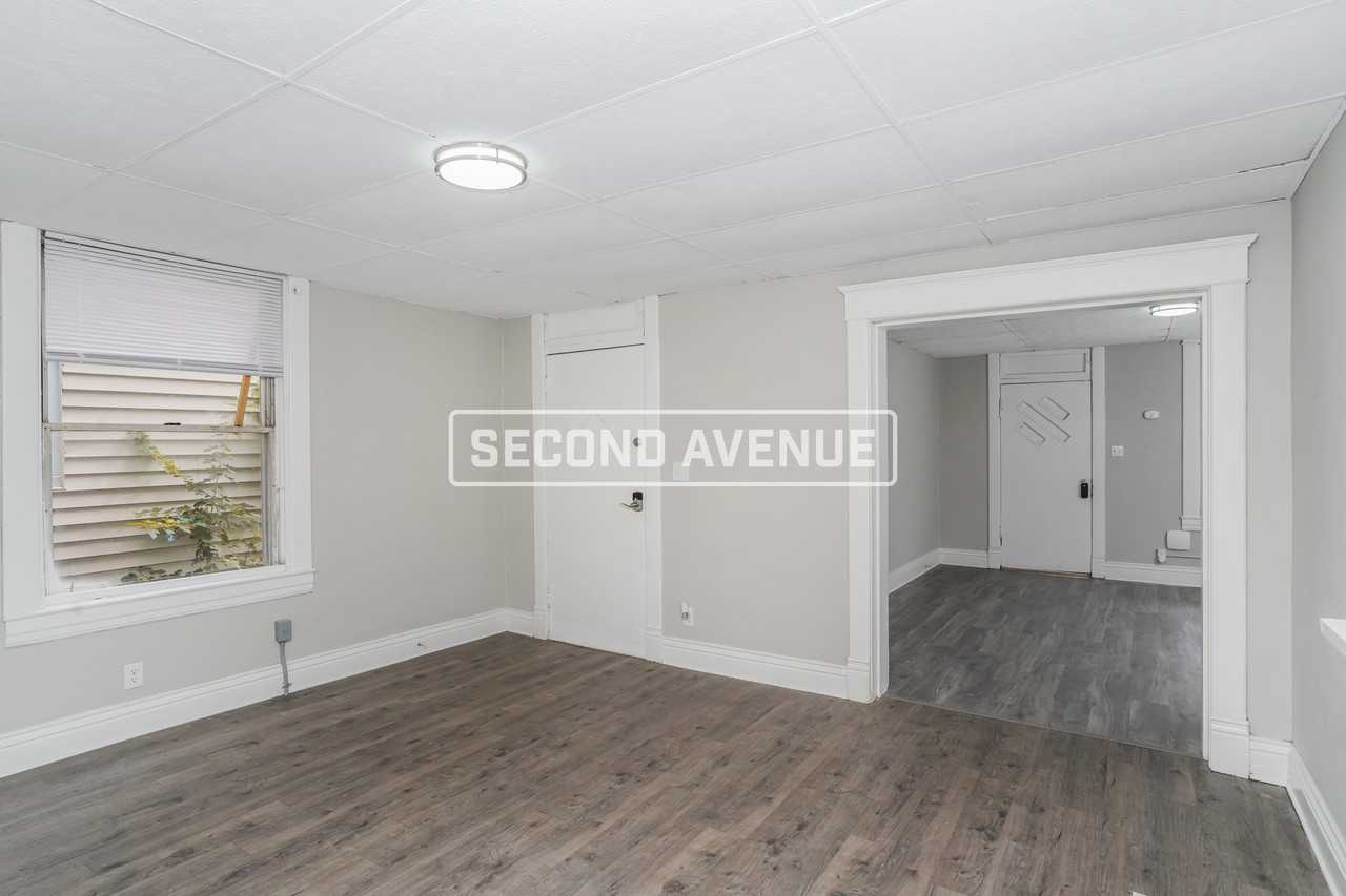 2243 Date St - Photo 3 of 12