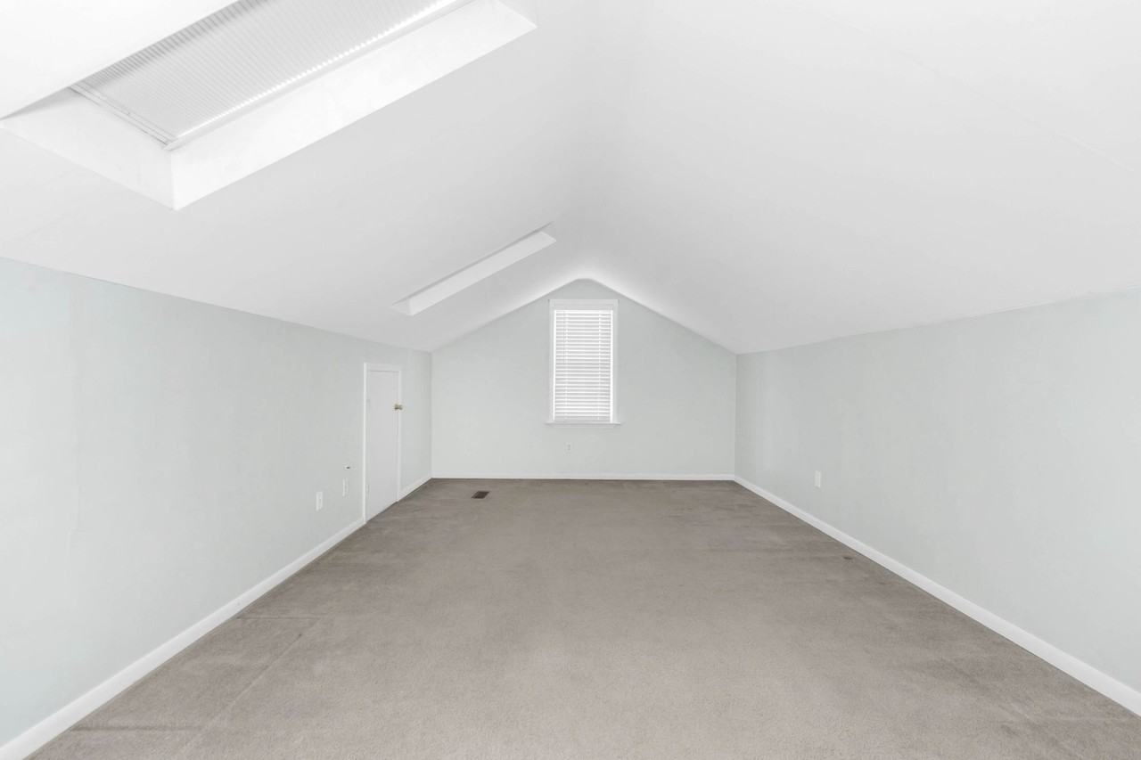 8 Fieldstone Cir - Photo 2 of 32