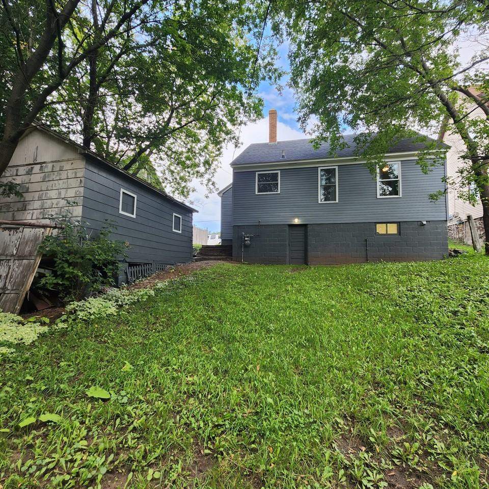 610 N Lincoln Dr - Photo 3 of 19