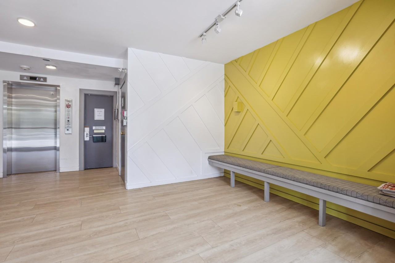 266 Bronson Avenue Apartments 266 Bronson Ave, Ottawa, ON K1R 6H8