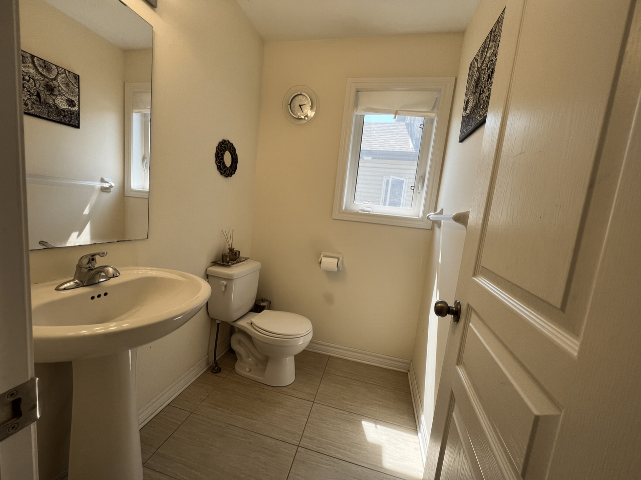 Master bedroom for rent - Photo 3 of 13