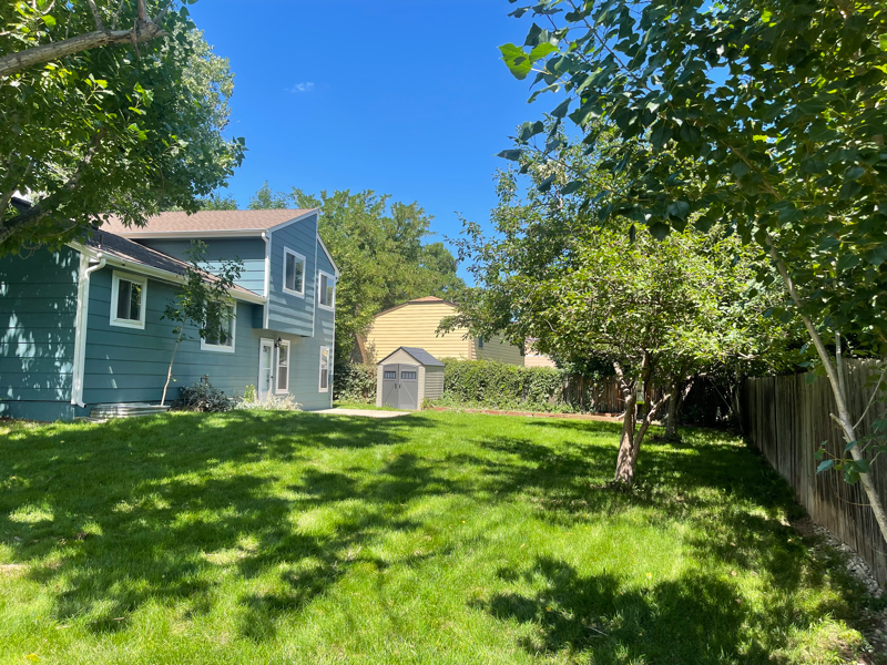 3130 Colony Dr - Photo 3 of 28