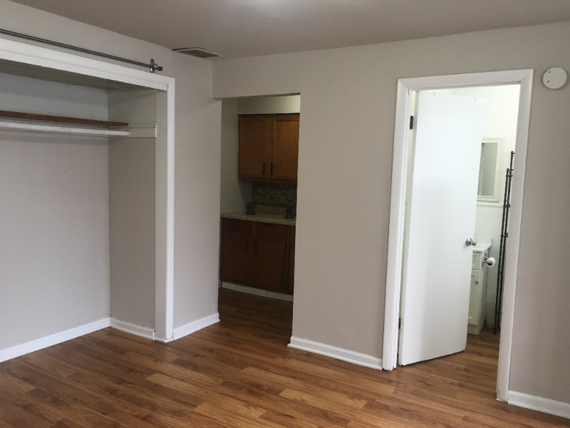 100 Vana Dr - Photo 5 of 12