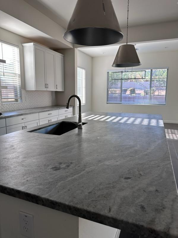 3427 E Harwell Rd - Photo 2 of 31