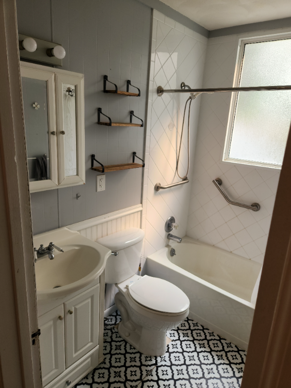 216 E Washington St - Photo 3 of 5