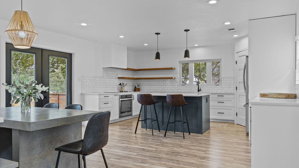 113 Hurst Creek Rd - Photo 2 of 19