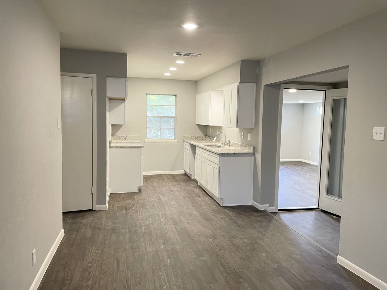 918 Tuskegee St #NA - Photo 2 of 12