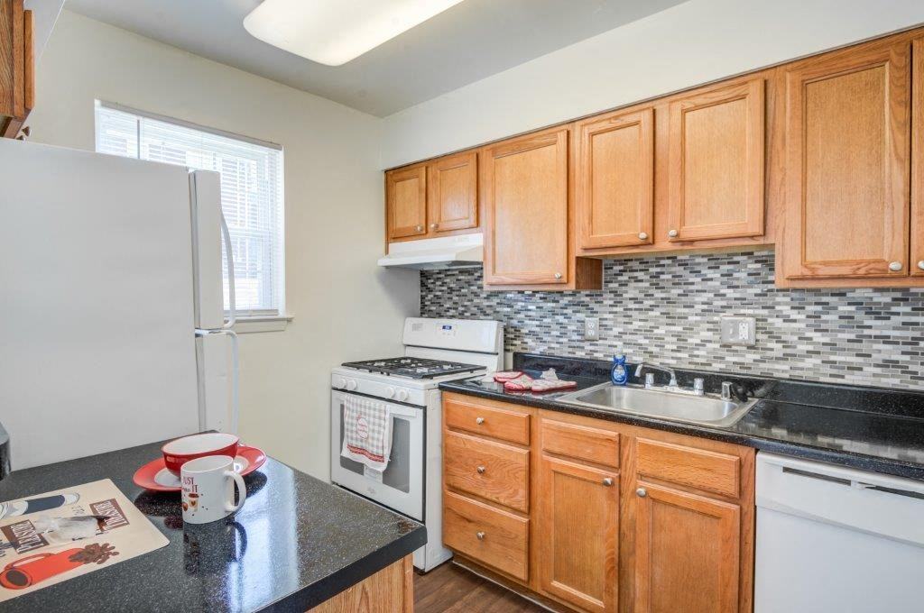 Arbors at Edenbridge Apartments and Townhomes - Photo 2 of 22