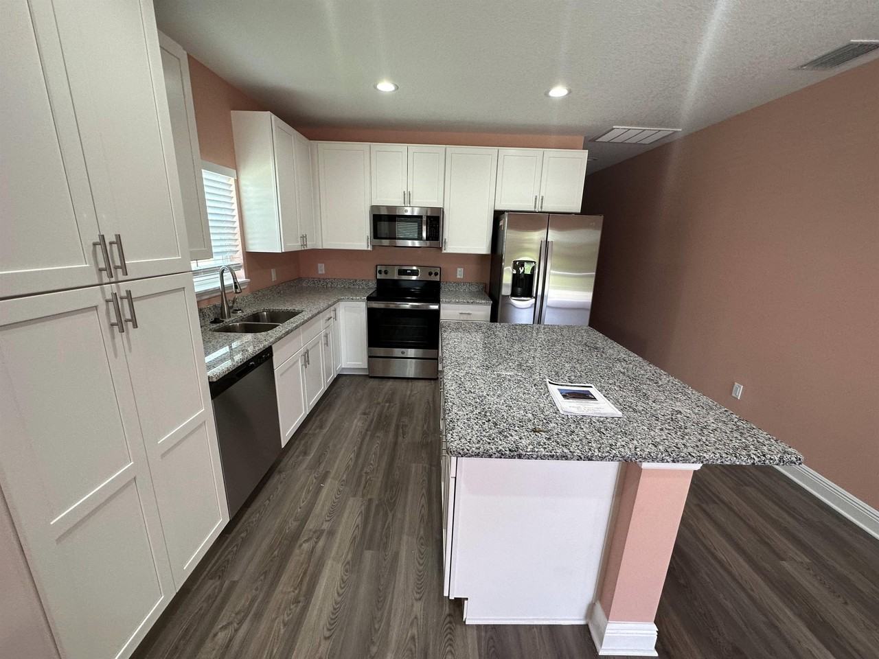 635 E Virginia Ave #111 - Photo 6 of 35