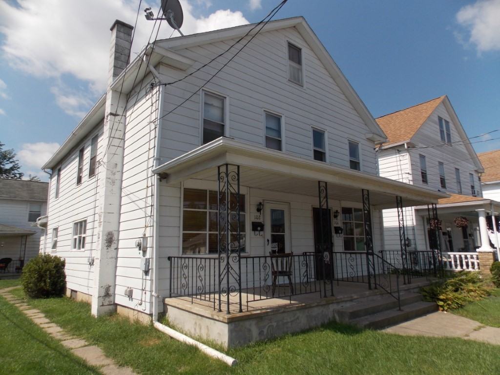 102 Meyers St - Photo 2 of 10