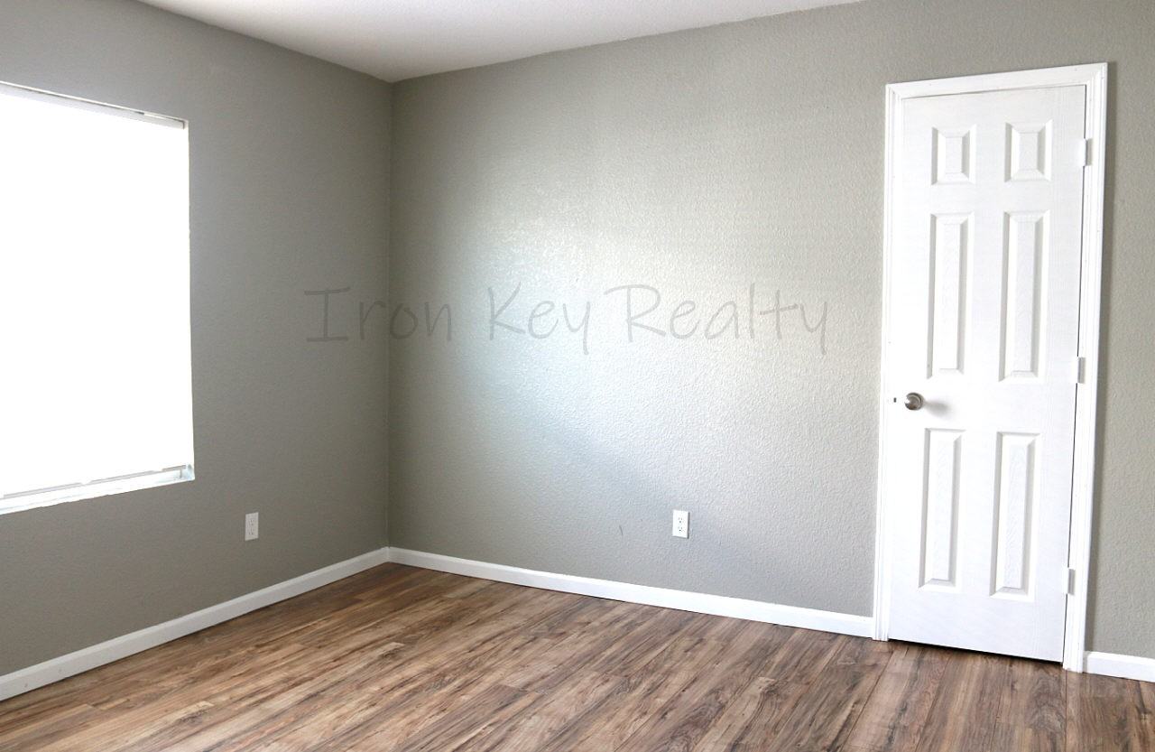 3335 Indiana Ave #B - Photo 3 of 12