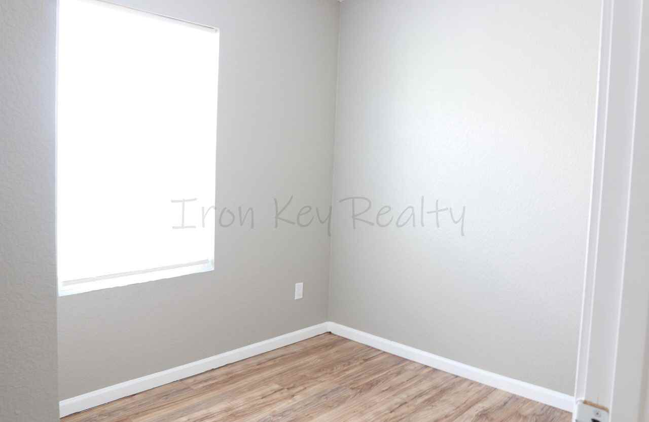 3335 Indiana Ave #B - Photo 6 of 12
