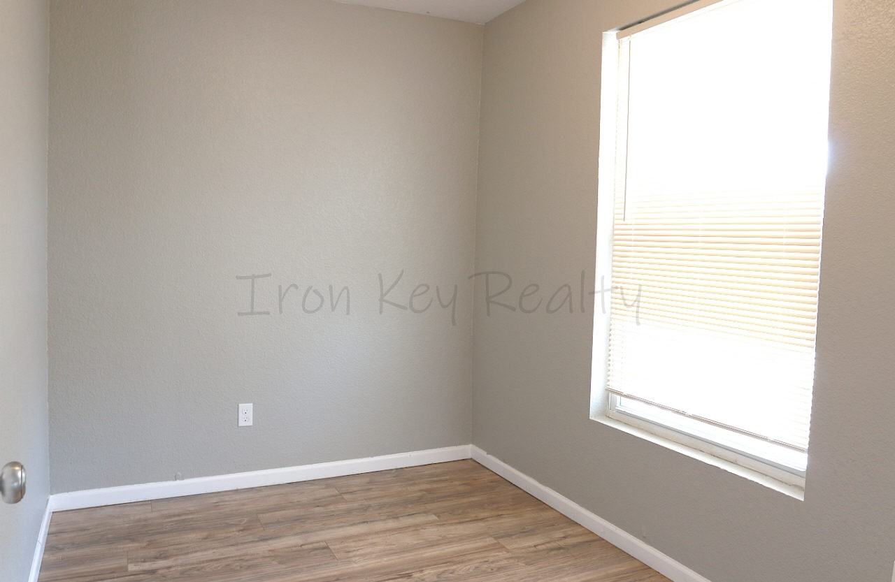 3335 Indiana Ave #B - Photo 7 of 12
