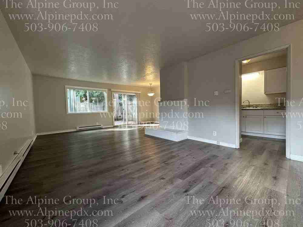 10934 Ne Broadway - Photo 2 of 10