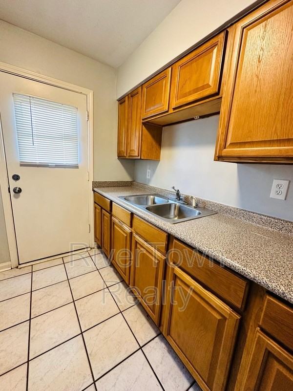 155 Clark Pl #1 - Photo 4 of 13