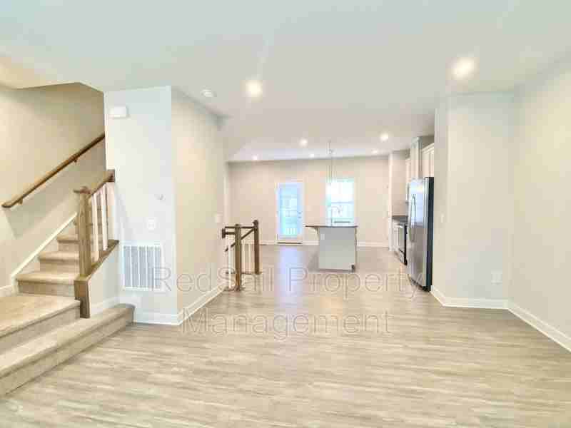 129 Spring Grove Way - Photo 3 of 20