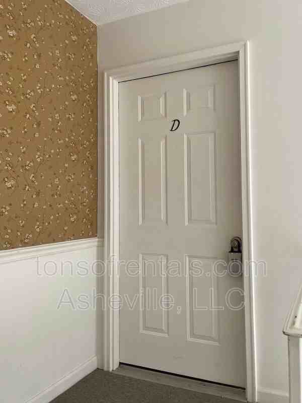 1767 Haywood Manor Rd Apt D - Photo 5 of 21