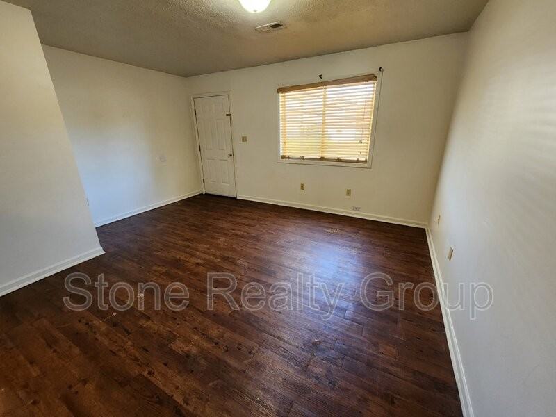 440 S Gilbert St #A - Photo 2 of 8