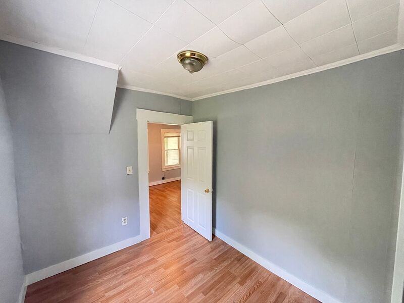 337 Varney St - Photo 2 of 18