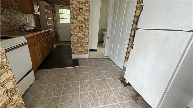 509 S 4th St - Photo 3 of 8