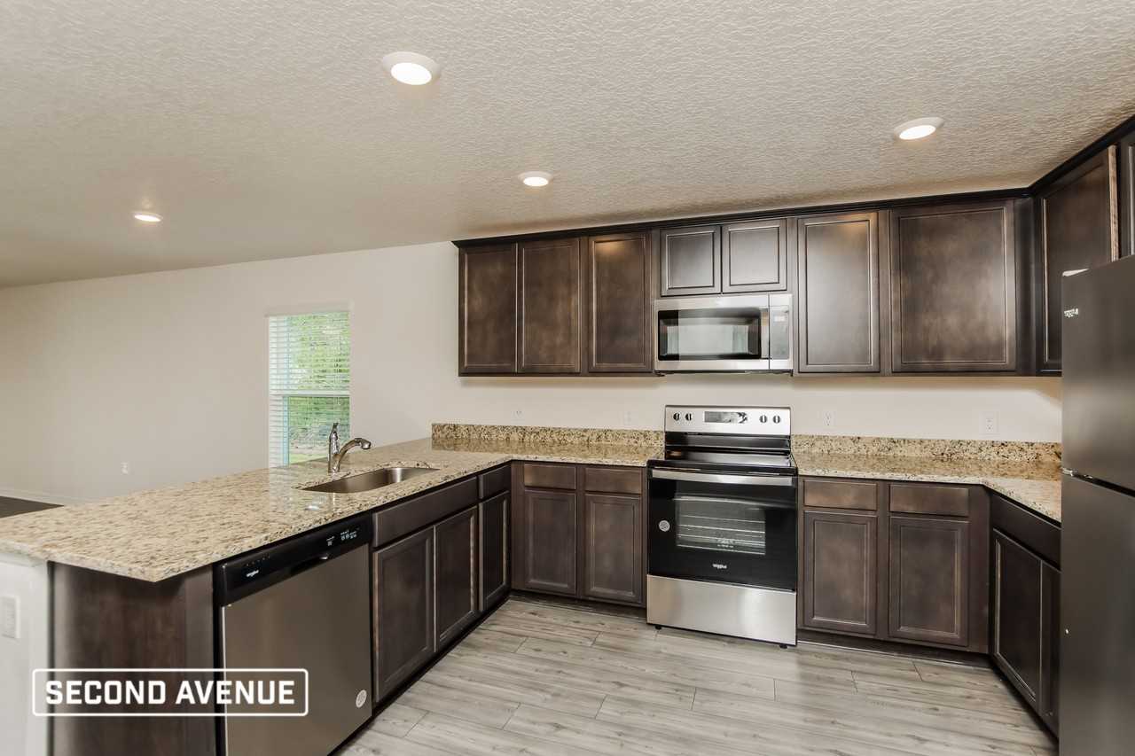 921 Culpepper Ave Se - Photo 2 of 19