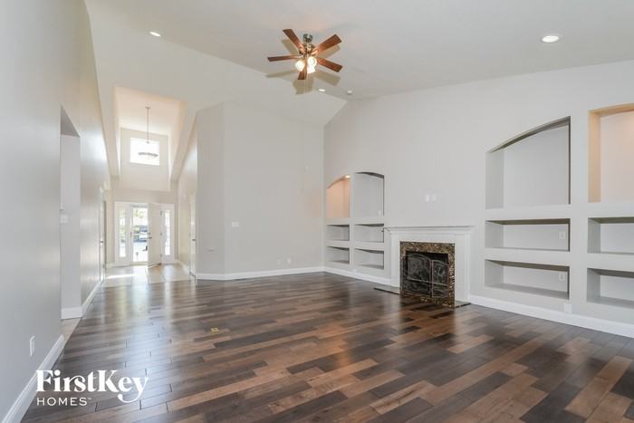 7854 Pinetop Dr - Photo 3 of 15