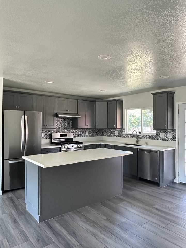 1822 Hardt St #NA - Photo 2 of 9