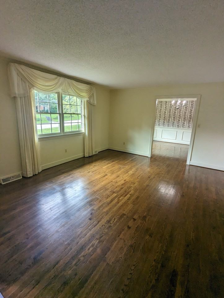 200 Cambridge Dr #NA - Photo 3 of 16