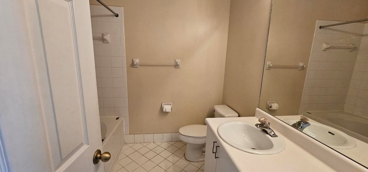 4777 Sw 13th Pl #4777 - Photo 2 of 32