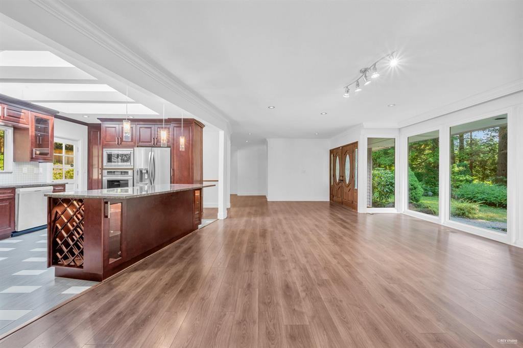 341 Rabbit Lane - Photo 3 of 16