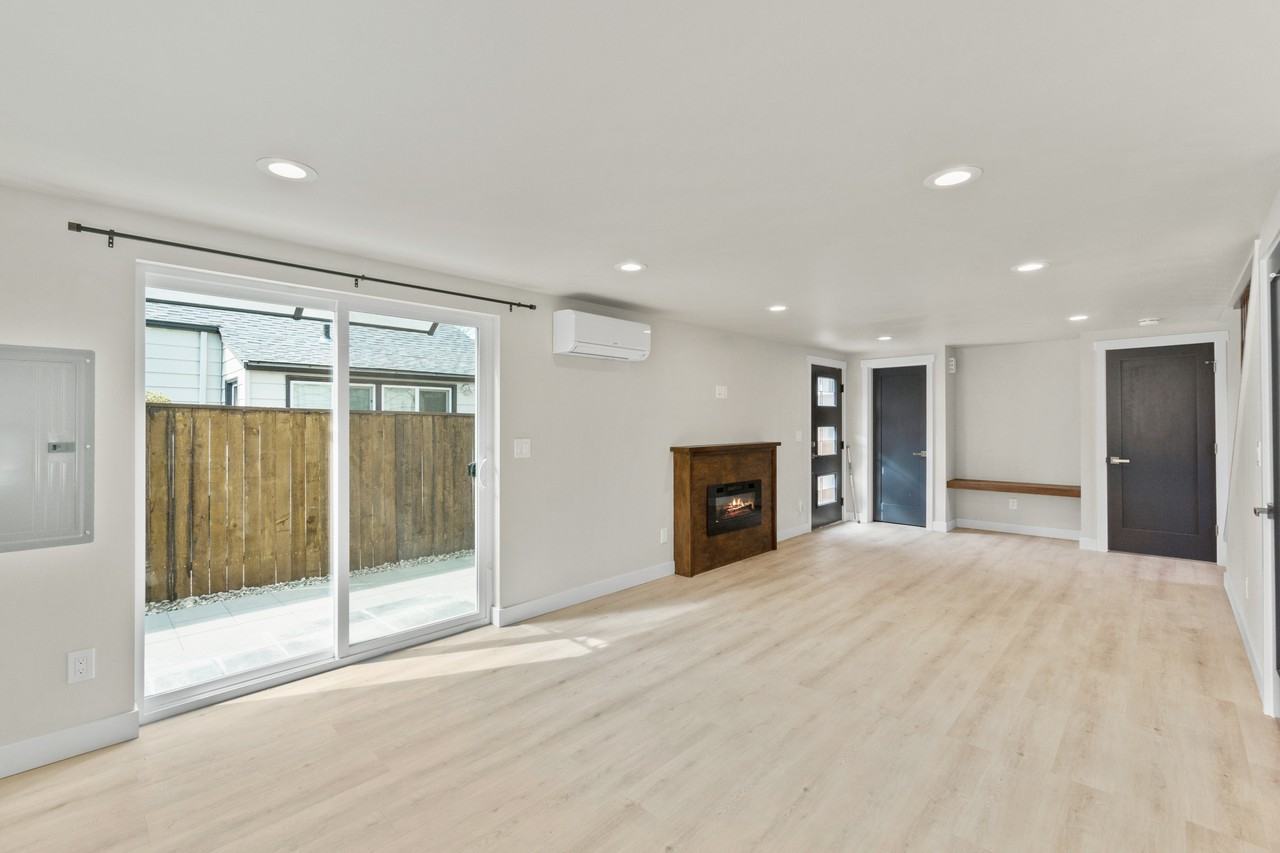 14340 Ashworth Ave N #14340DADU - Photo 4 of 19