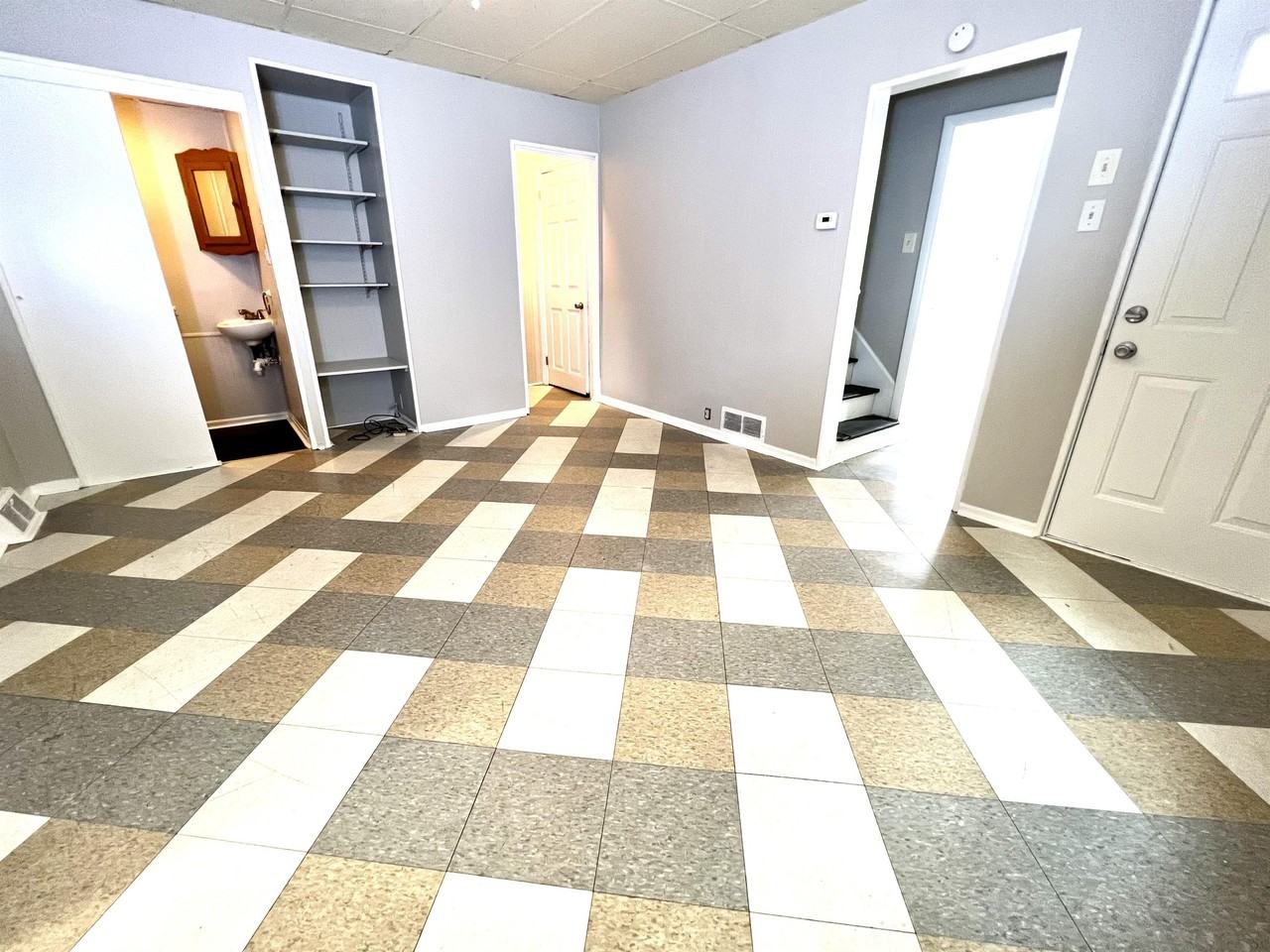 1124 4th Ave #1 - Photo 5 of 17