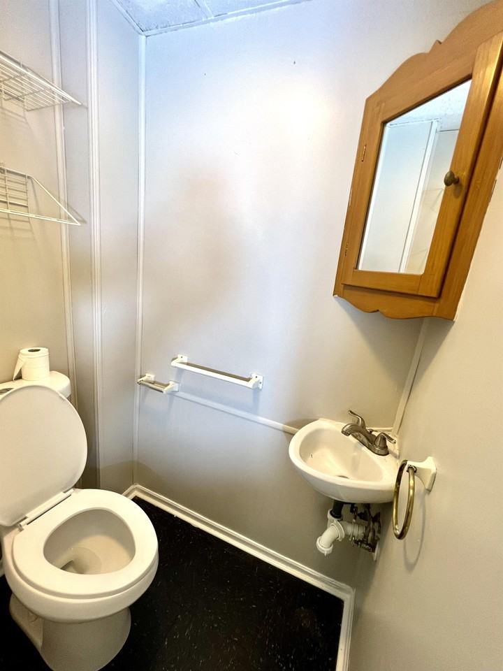 1124 4th Ave #1 - Photo 6 of 17