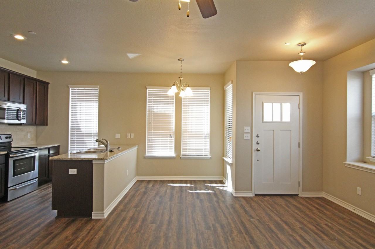 631 Westfield Blvd #631 - Photo 6 of 17