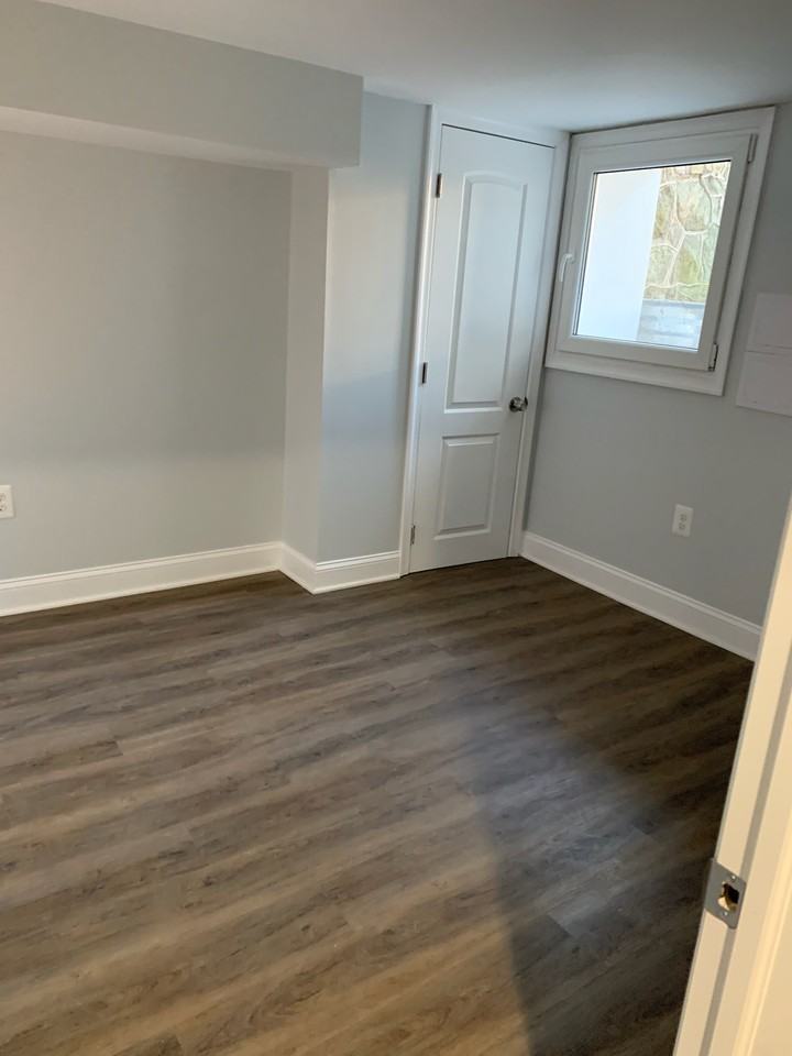 4626 Reisterstown Rd - 6 W/Private Bath Available $850 - Photo 3 of 13