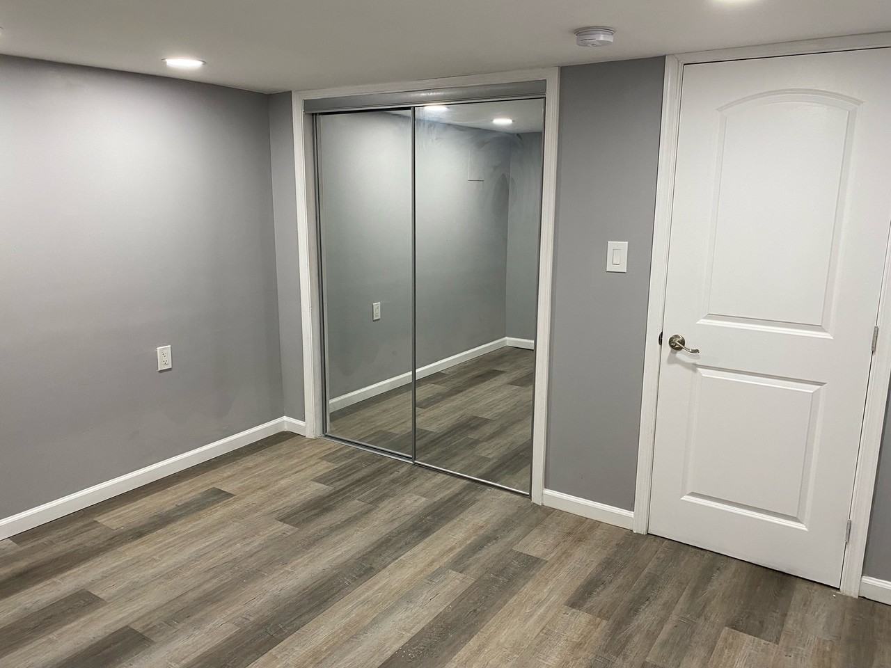 6 South Franklintown Road - 1C private bath Available $750 - Photo 5 of 12