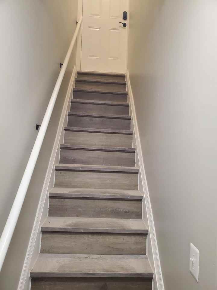 17 West Talbott Street - 2A AVAILABLE $850 PRIVBATH - Photo 6 of 12