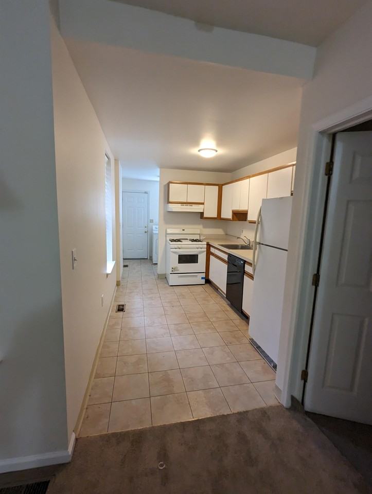 1124 N Walnut St #1 - Photo 3 of 9